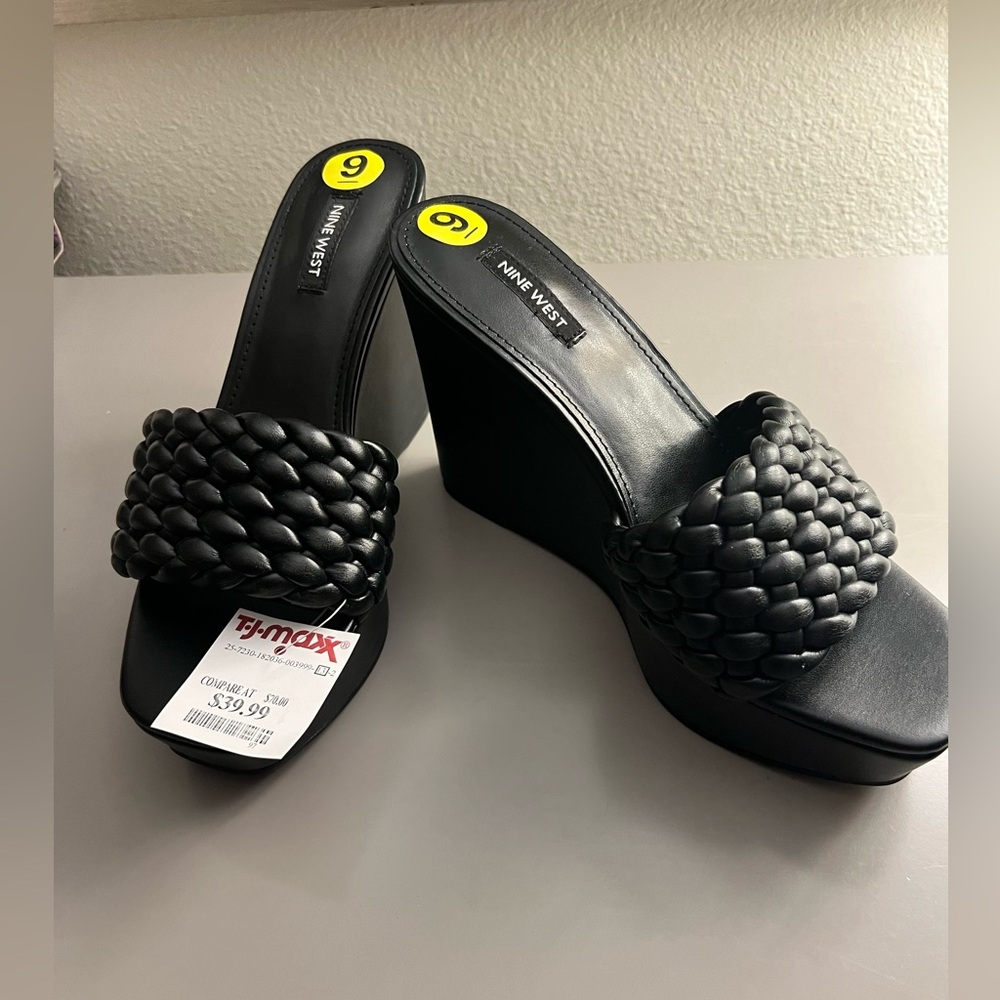 Nine West Black wedge sandals Size 9